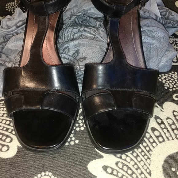 Joan&David Black Leather Dress Sandals - Picture 5 of 6